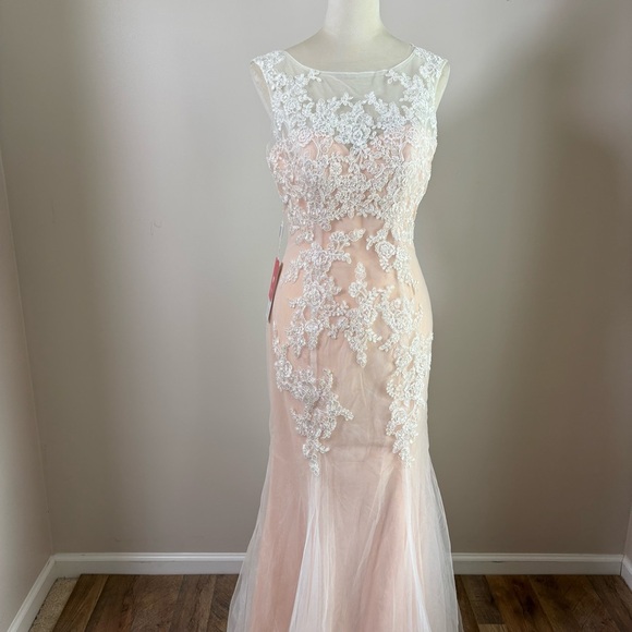 NWT JJ’s House Trumpet/Mermaid Scoop Floor Length Tulle Lace Wedding Dress Sz 8 - Picture 15 of 16